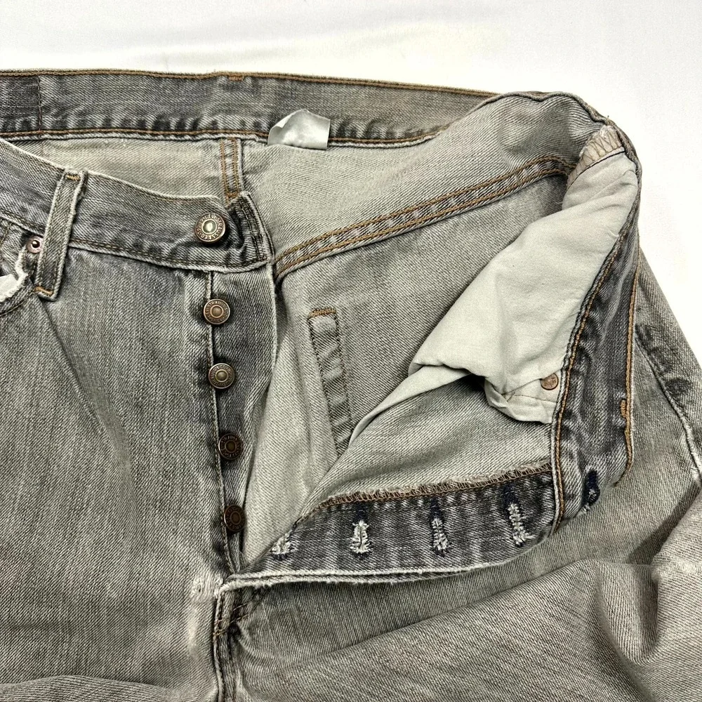 Vintage Y2K Levi's 501 Original Fit Jeans Mens 34x32 Gray Distressed‎ Button Fly